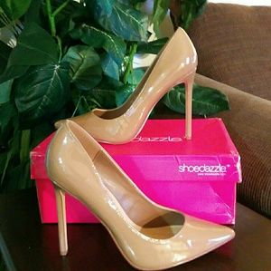 Stylish Nude pointed toe heels